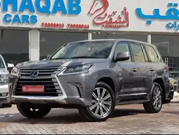 Lexus  LX  570  2016  Automatic  135,000 Km  8 Cylinder  Four Wheel Drive (4WD)  SUV  Gray