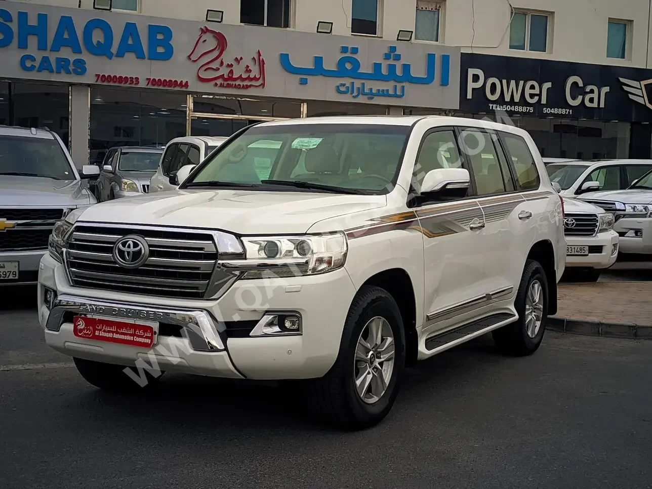 Toyota  Land Cruiser  GXR  2016  Automatic  277,000 Km  8 Cylinder  Four Wheel Drive (4WD)  SUV  White