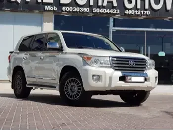 Toyota  Land Cruiser  GXR  2013  Automatic  355,000 Km  8 Cylinder  Four Wheel Drive (4WD)  SUV  White