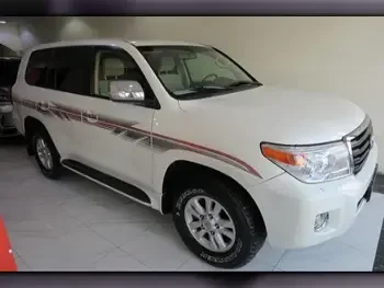 Toyota  Land Cruiser  GXR  2012  Automatic  270,000 Km  8 Cylinder  Four Wheel Drive (4WD)  SUV  White