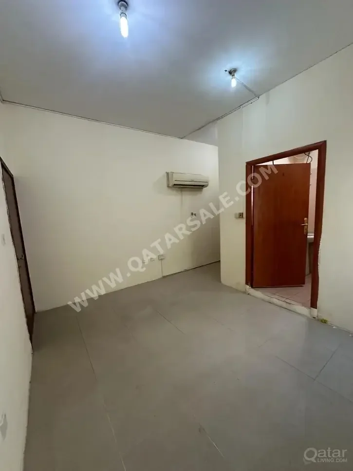 1 Bedrooms Studio For Rent in Doha Al Dafna
