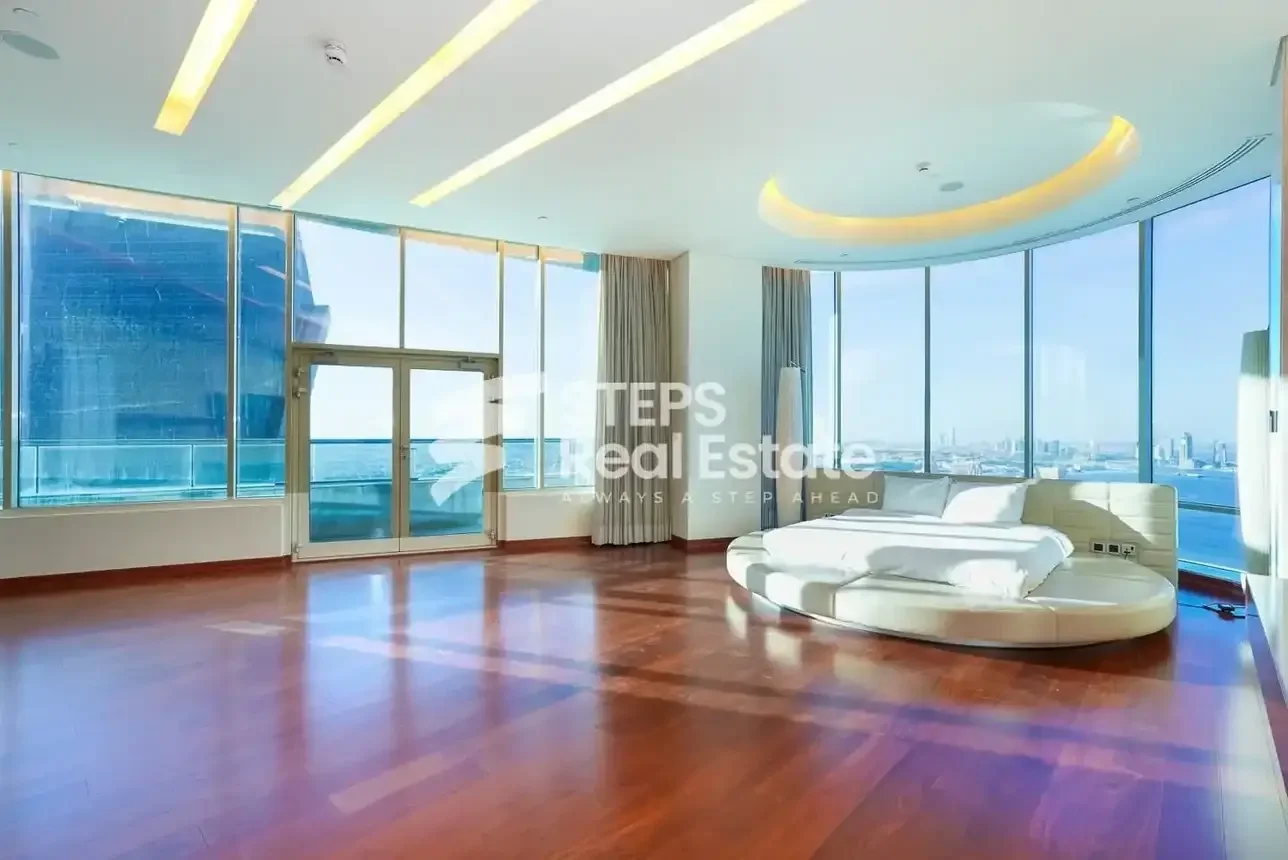 6 غرف نوم  شقة فوق سطح  للايجار  الدوحة -  الخليج الغربي  مفروشة بالكامل