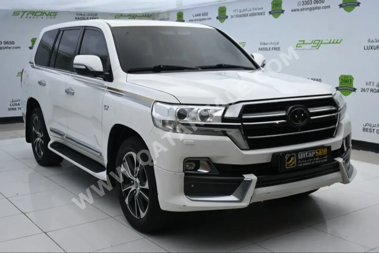 Toyota  Land Cruiser  VXR- Grand Touring S  2020  Automatic  238,000 Km  8 Cylinder  Four Wheel Drive (4WD)  SUV  White