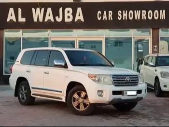 Toyota  Land Cruiser  VXR  2012  Automatic  240,000 Km  8 Cylinder  Four Wheel Drive (4WD)  SUV  White