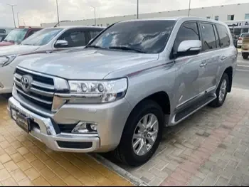 Toyota  Land Cruiser  GXR  2020  Automatic  152,000 Km  8 Cylinder  Four Wheel Drive (4WD)  SUV  Silver