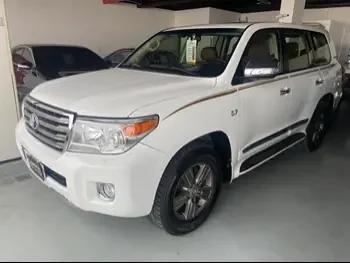 Toyota  Land Cruiser  VXR  2015  Automatic  215,000 Km  8 Cylinder  Four Wheel Drive (4WD)  SUV  White