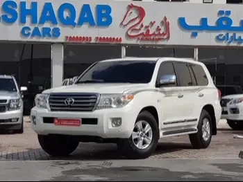 Toyota  Land Cruiser  VXR  2014  Automatic  280,000 Km  8 Cylinder  Four Wheel Drive (4WD)  SUV  White