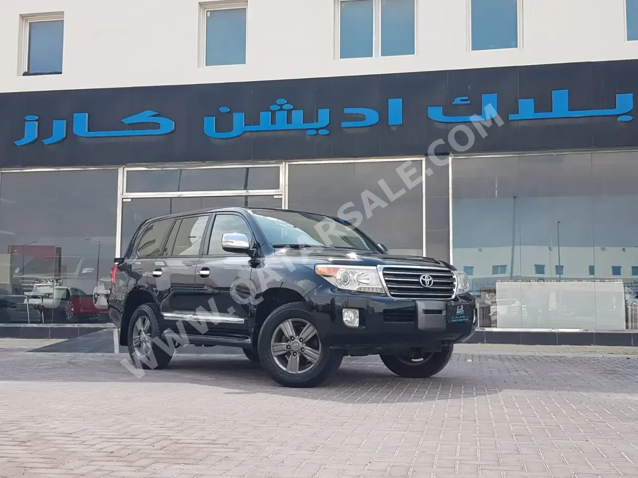 Toyota  Land Cruiser  GXR  2013  Automatic  181,000 Km  8 Cylinder  Four Wheel Drive (4WD)  SUV  Black