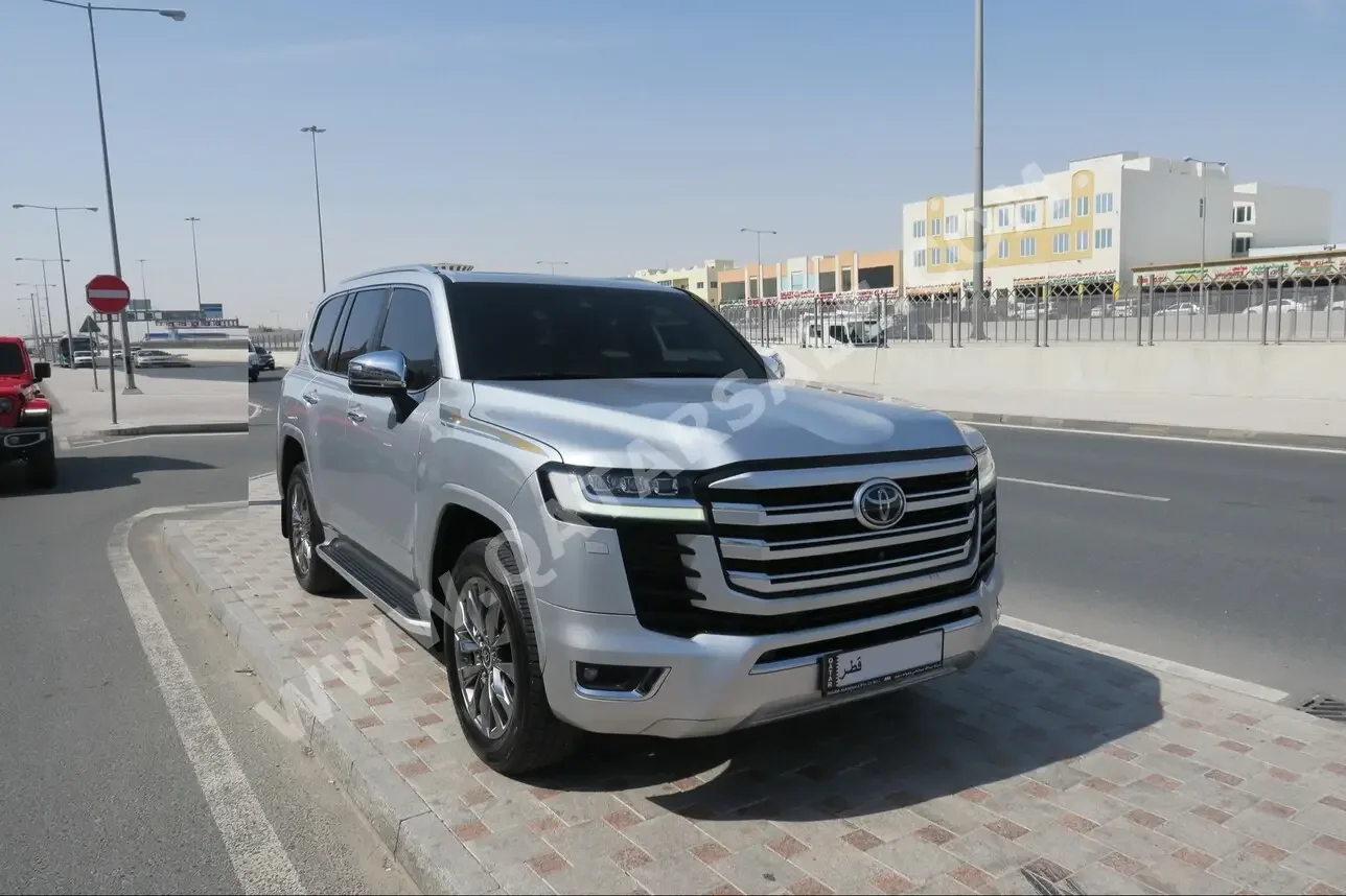 Toyota  Land Cruiser  VXR Twin Turbo  2022  Automatic  61,000 Km  6 Cylinder  Four Wheel Drive (4WD)  SUV  Silver  With Warranty