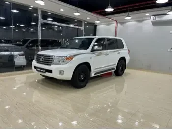 Toyota  Land Cruiser  VXR  2014  Automatic  219,000 Km  8 Cylinder  Four Wheel Drive (4WD)  SUV  White