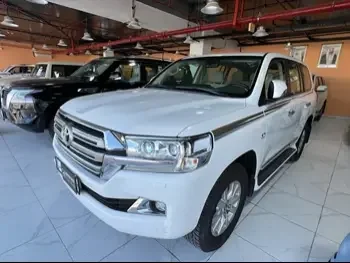 Toyota  Land Cruiser  VXR  2021  Automatic  200 Km  8 Cylinder  Four Wheel Drive (4WD)  SUV  White