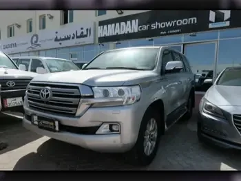 Toyota  Land Cruiser  VXR  2020  Automatic  225,000 Km  8 Cylinder  Four Wheel Drive (4WD)  SUV  Silver