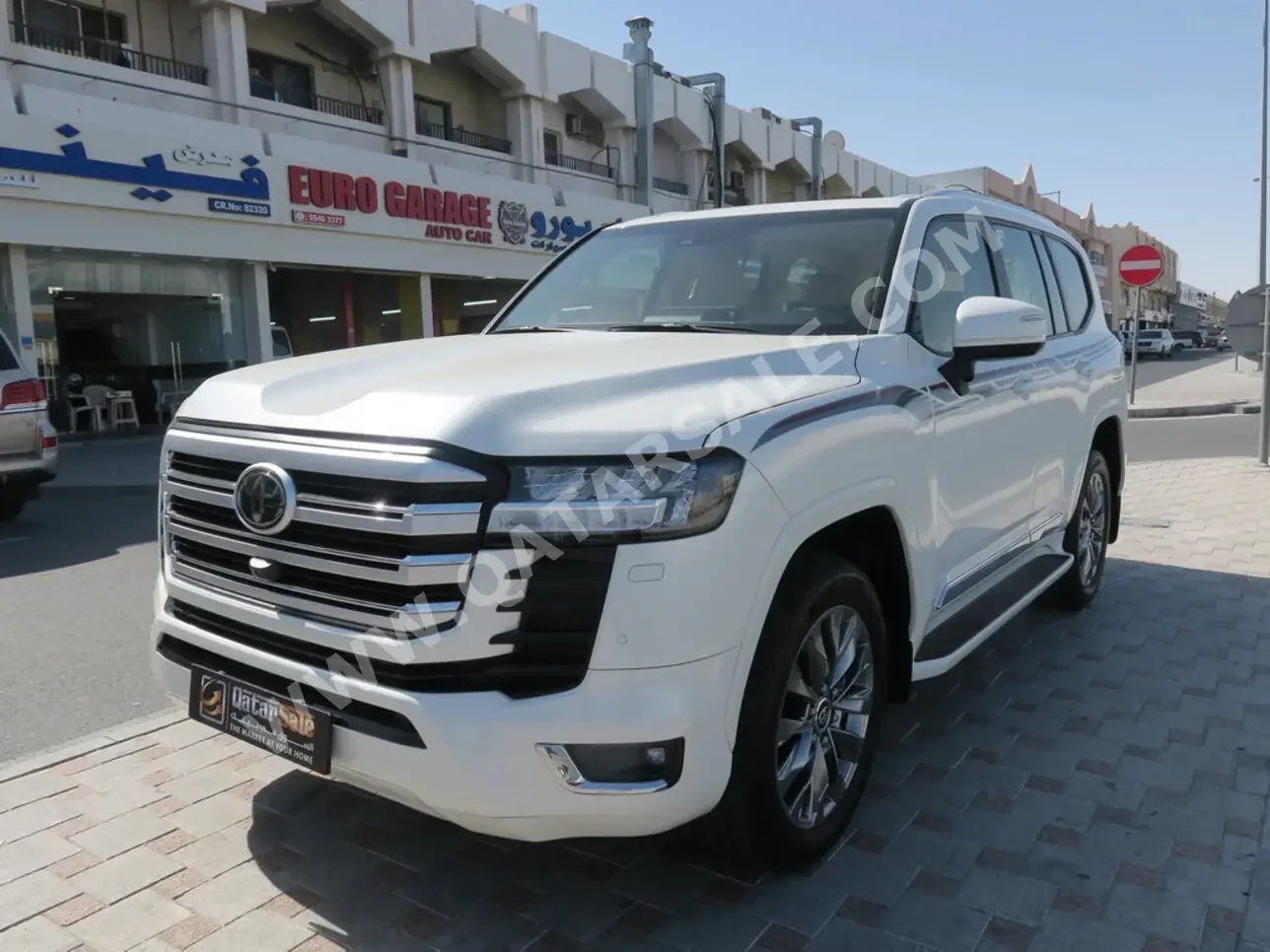 Toyota  Land Cruiser  GXR Twin Turbo  2023  Automatic  25,000 Km  6 Cylinder  Four Wheel Drive (4WD)  SUV  White  With Warranty