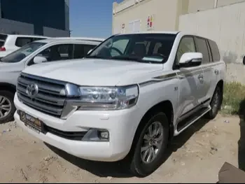 Toyota  Land Cruiser  VXR  2016  Automatic  249,000 Km  8 Cylinder  Four Wheel Drive (4WD)  SUV  White