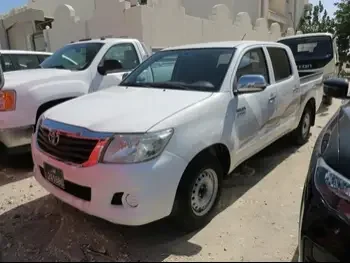 Toyota  Hilux  2013  Manual  246,000 Km  4 Cylinder  Four Wheel Drive (4WD)  Pick Up  White