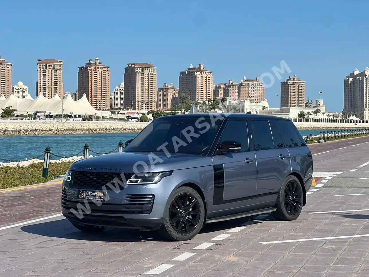  Land Rover  Range Rover  Vogue  2020  Automatic  43,000 Km  8 Cylinder  Four Wheel Drive (4WD)  SUV  Blue  With Warranty