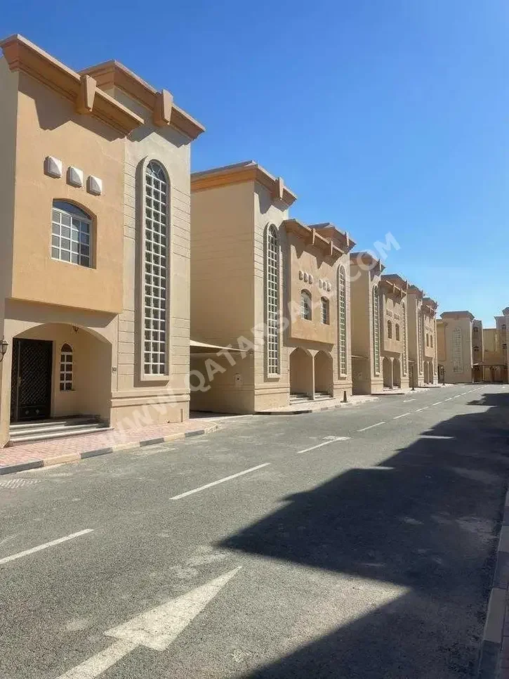 Family Residential  - Not Furnished  - Umm Salal  - Umm Salal Ali  - 4 Bedrooms