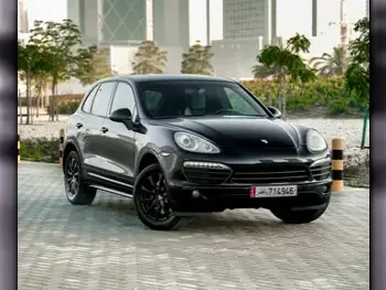 Porsche  Cayenne  S  2011  Automatic  60,000 Km  8 Cylinder  Four Wheel Drive (4WD)  SUV  Black