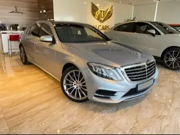 مرسيدس - بنز  اس - كلاس  400 AMG  2015  اوتوماتيك  80,000 كم  6 سلندر  دفع خلفي  سيدان  فضي