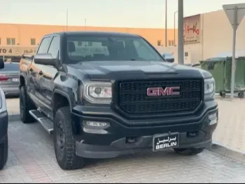 GMC  Sierra  SLE  2016  Automatic  220,000 Km  8 Cylinder  Four Wheel Drive (4WD)  Pick Up  Black