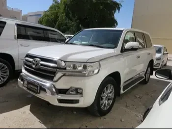 Toyota  Land Cruiser  GXR  2019  Automatic  132,000 Km  8 Cylinder  Four Wheel Drive (4WD)  SUV  White