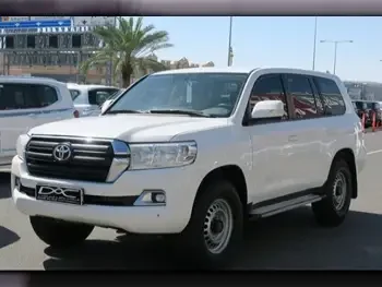 Toyota  Land Cruiser  GX  2017  Automatic  221,000 Km  6 Cylinder  Four Wheel Drive (4WD)  SUV  White