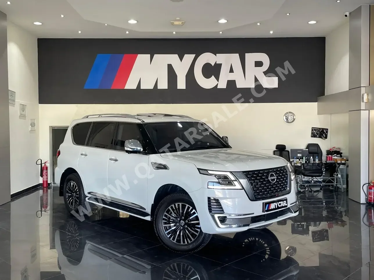 Nissan  Patrol  Platinum  2023  Automatic  10,000 Km  6 Cylinder  Four Wheel Drive (4WD)  SUV  White  With Warranty