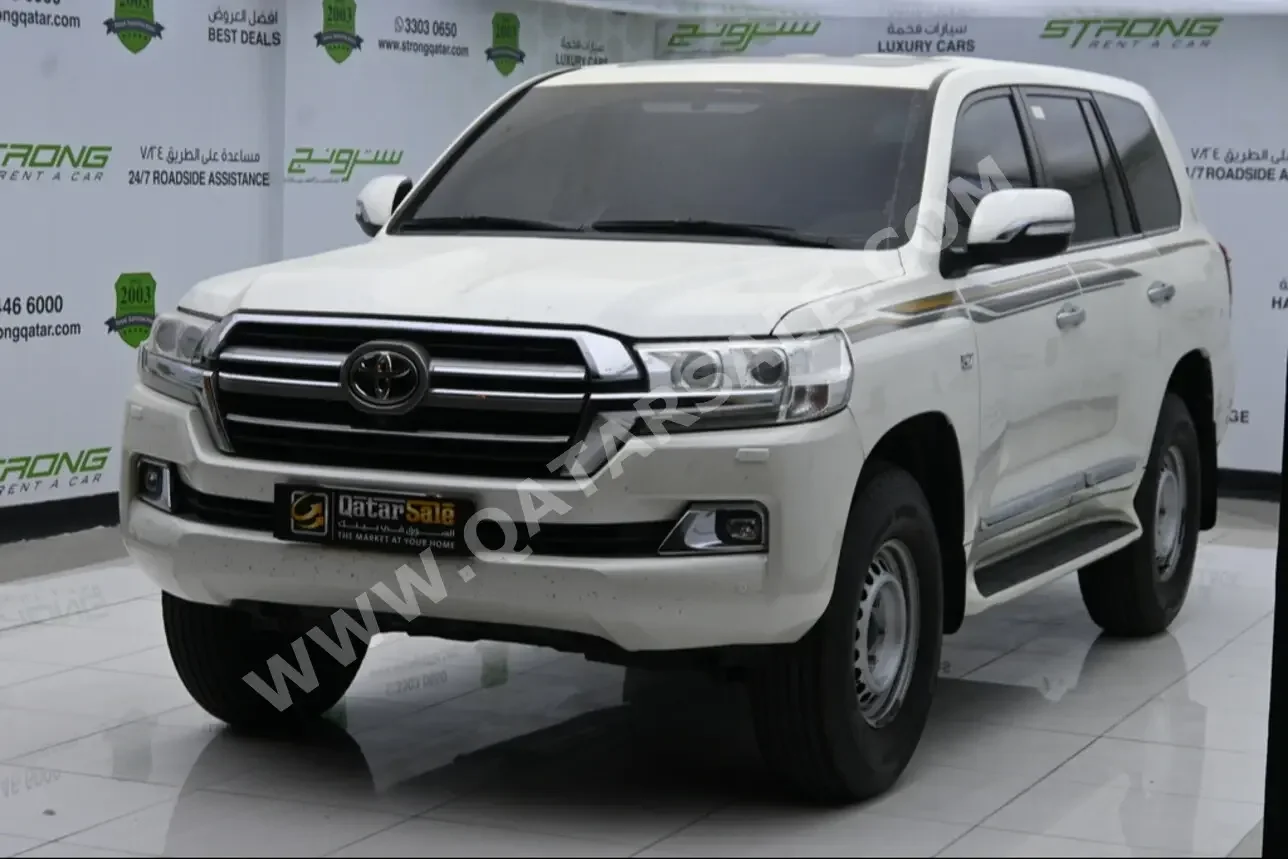 Toyota  Land Cruiser  VXR  2018  Automatic  177,000 Km  8 Cylinder  Four Wheel Drive (4WD)  SUV  White