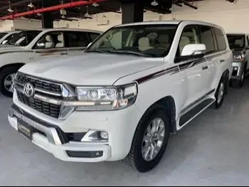 Toyota  Land Cruiser  GXR  2018  Automatic  215,000 Km  8 Cylinder  Four Wheel Drive (4WD)  SUV  White