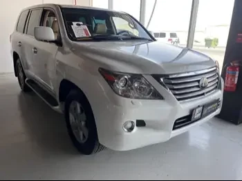 Lexus  LX  570  2011  Automatic  184,000 Km  8 Cylinder  Four Wheel Drive (4WD)  SUV  White