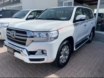 Toyota  Land Cruiser  GXR  2020  Automatic  206,000 Km  8 Cylinder  Four Wheel Drive (4WD)  SUV  White