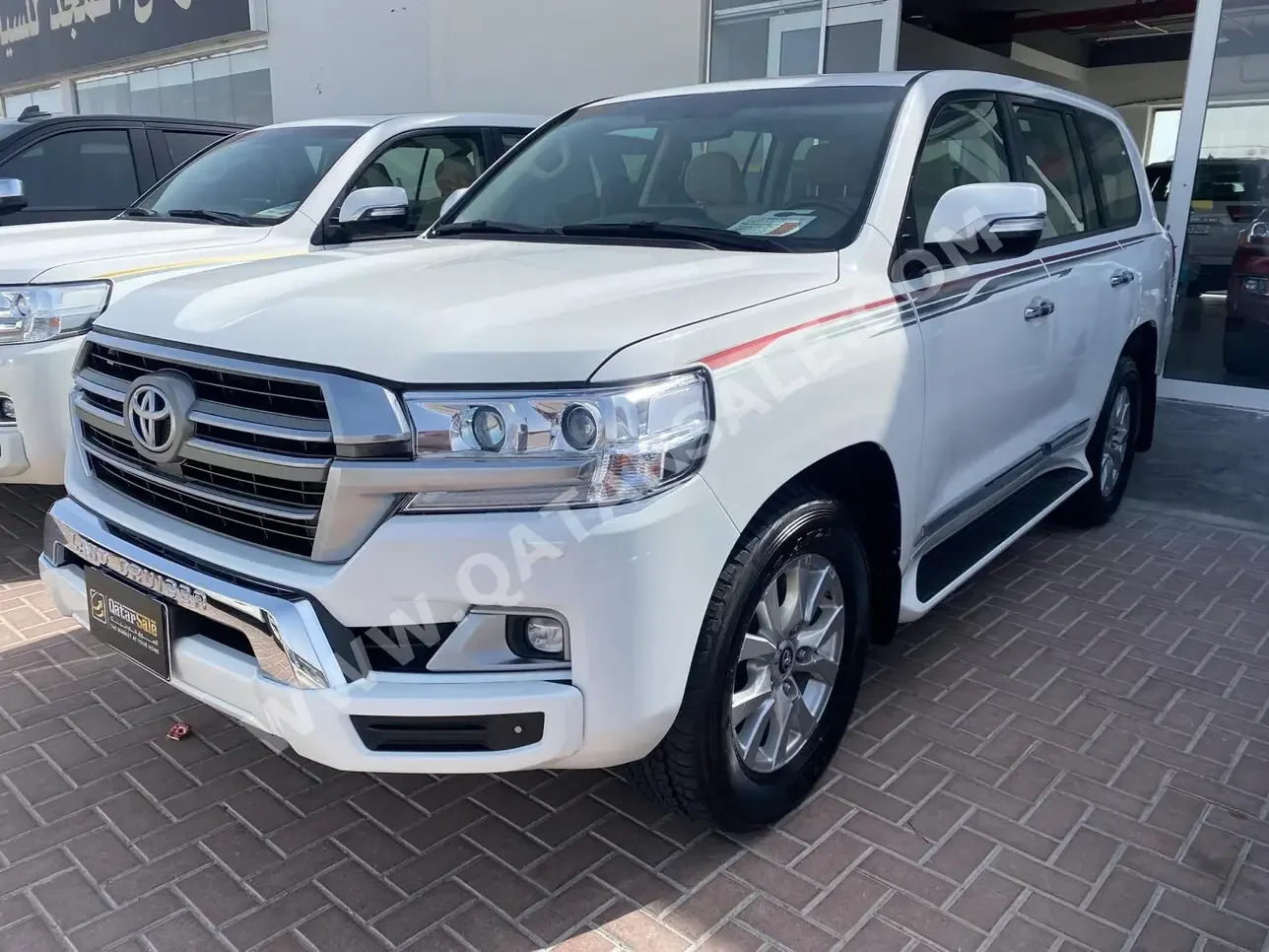 Toyota  Land Cruiser  GXR  2020  Automatic  206,000 Km  8 Cylinder  Four Wheel Drive (4WD)  SUV  White