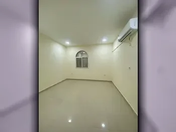 Labour Camp Family Residential  - Not Furnished  - Al Rayyan  - New Al Rayyan  - 5 Bedrooms