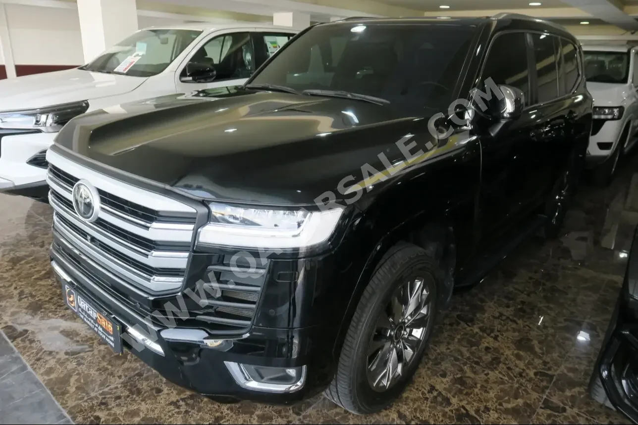 Toyota  Land Cruiser  VXR Twin Turbo  2022  Automatic  58,000 Km  6 Cylinder  Four Wheel Drive (4WD)  SUV  Black  With Warranty