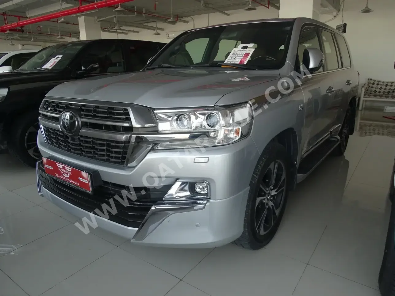 Toyota  Land Cruiser  VXR  2021  Automatic  110,000 Km  8 Cylinder  Four Wheel Drive (4WD)  SUV  Silver