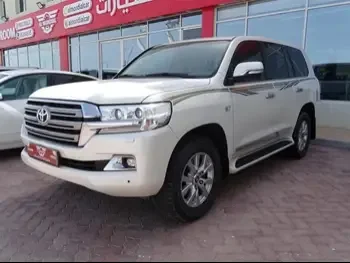 Toyota  Land Cruiser  VXR  2017  Automatic  150,000 Km  8 Cylinder  Four Wheel Drive (4WD)  SUV  White