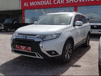 Mitsubishi  Outlander  2020  Automatic  140,000 Km  4 Cylinder  Four Wheel Drive (4WD)  SUV  White