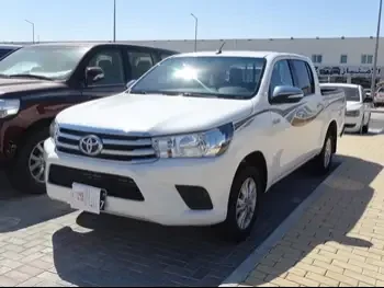 Toyota  Hilux  SR5  2019  Automatic  158,000 Km  4 Cylinder  Rear Wheel Drive (RWD)  Pick Up  White