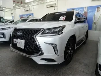 Lexus  LX  570  2018  Automatic  93,000 Km  8 Cylinder  Four Wheel Drive (4WD)  SUV  White