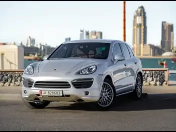 Porsche  Cayenne  S  2013  Automatic  89,000 Km  8 Cylinder  Four Wheel Drive (4WD)  SUV  Silver