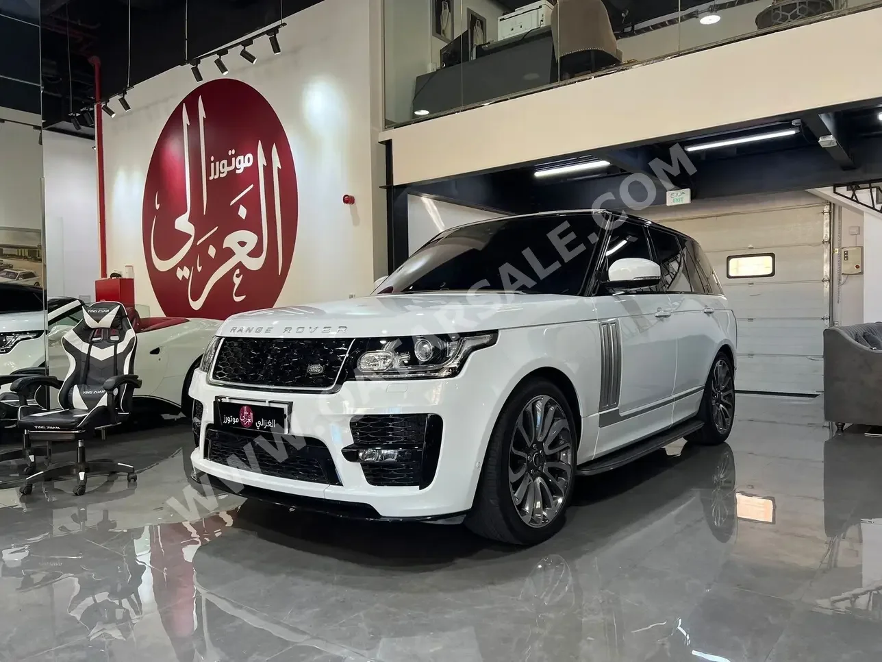  Land Rover  Range Rover  Vogue  Autobiography  2017  Automatic  87,000 Km  8 Cylinder  Four Wheel Drive (4WD)  SUV  White  With Warranty