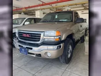 GMC  Sierra  1500  2004  Automatic  165,000 Km  8 Cylinder  Four Wheel Drive (4WD)  Pick Up  Beige