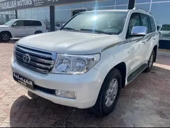 Toyota  Land Cruiser  GXR  2011  Automatic  119,000 Km  8 Cylinder  Four Wheel Drive (4WD)  SUV  White