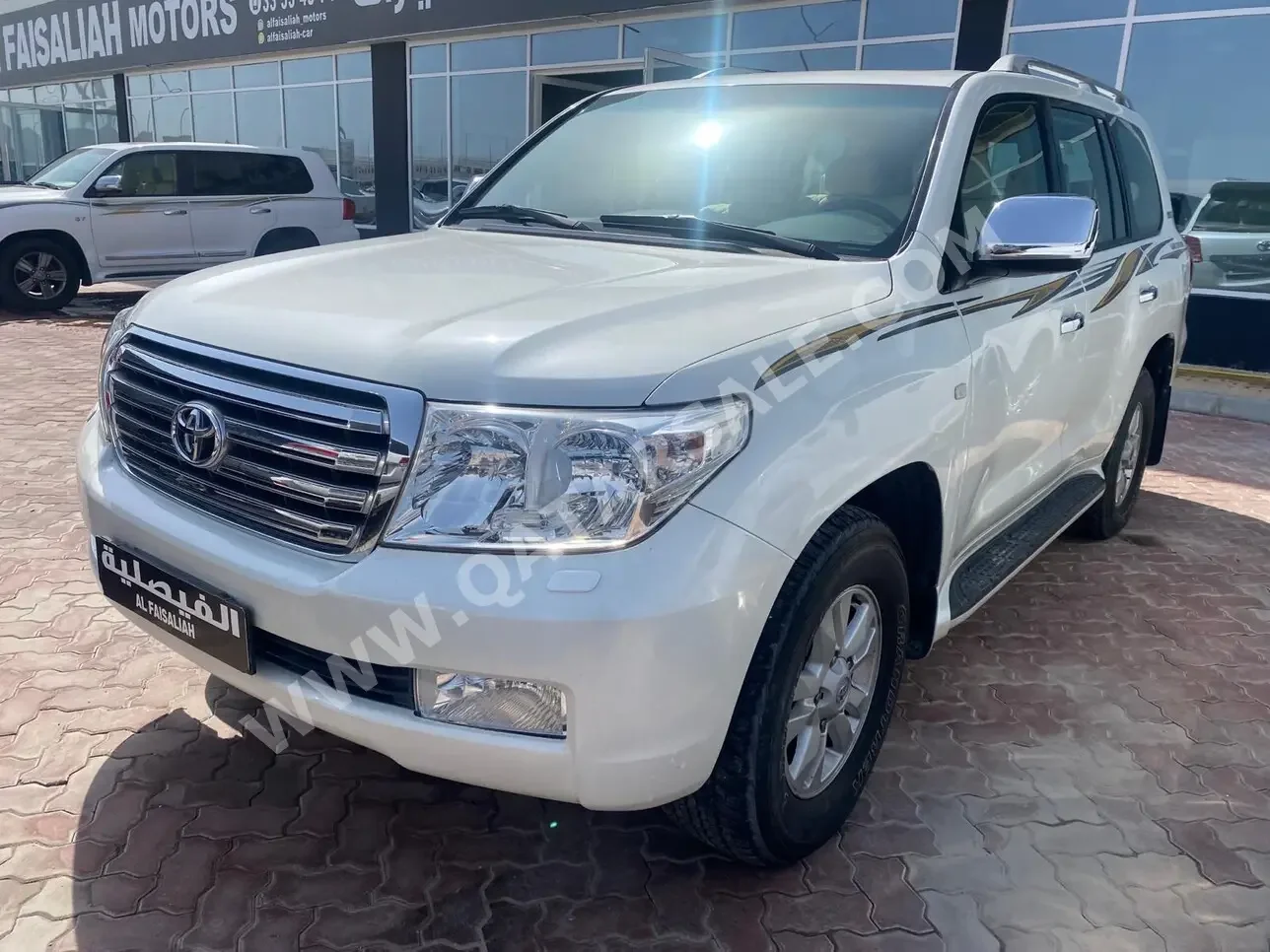 Toyota  Land Cruiser  GXR  2011  Automatic  119,000 Km  8 Cylinder  Four Wheel Drive (4WD)  SUV  White