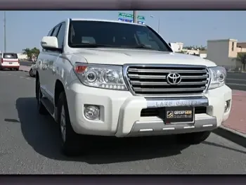 Toyota  Land Cruiser  GXR  2015  Automatic  224,000 Km  8 Cylinder  Four Wheel Drive (4WD)  SUV  White