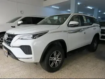 Toyota  Fortuner  2024  Automatic  0 Km  4 Cylinder  Four Wheel Drive (4WD)  SUV  White  With Warranty