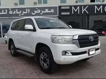 Toyota  Land Cruiser  GX  2017  Automatic  185,000 Km  6 Cylinder  Four Wheel Drive (4WD)  SUV  White