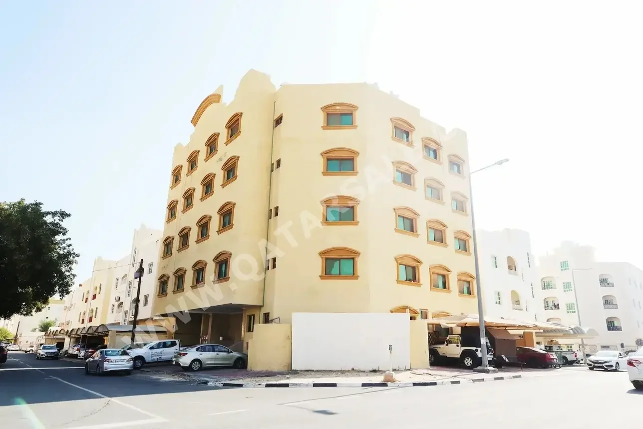 3 Bedrooms Apartment For Rent in Doha Fereej Bin Omran