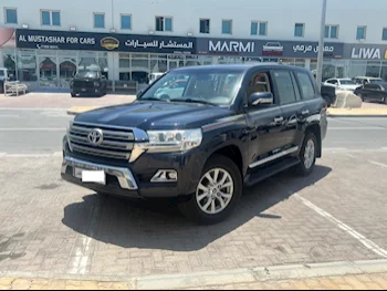 Toyota  Land Cruiser  GXR  2016  Automatic  227,000 Km  8 Cylinder  Four Wheel Drive (4WD)  SUV  Dark Blue