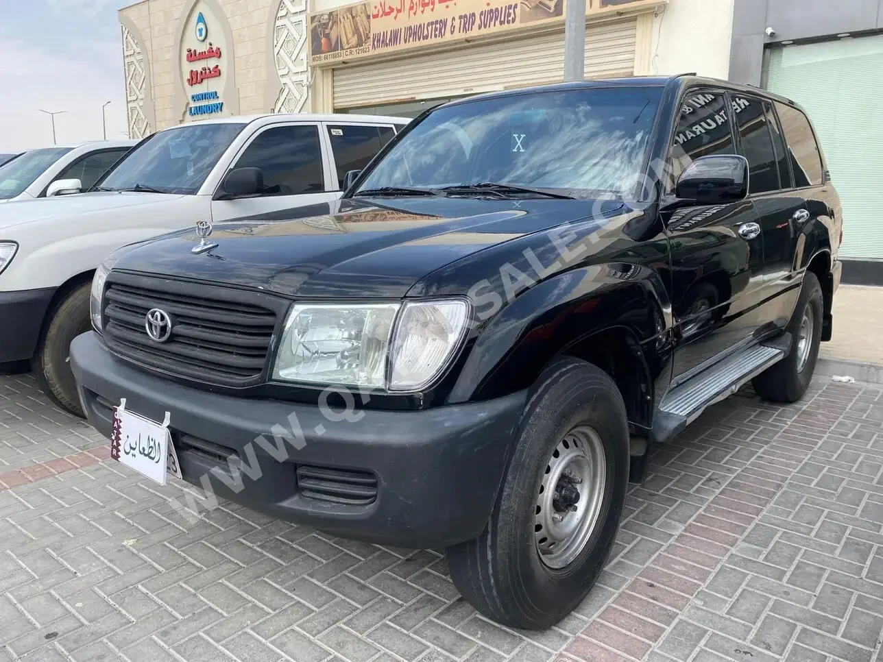 Toyota  Land Cruiser  G  2000  Manual  364,000 Km  6 Cylinder  Four Wheel Drive (4WD)  SUV  Black